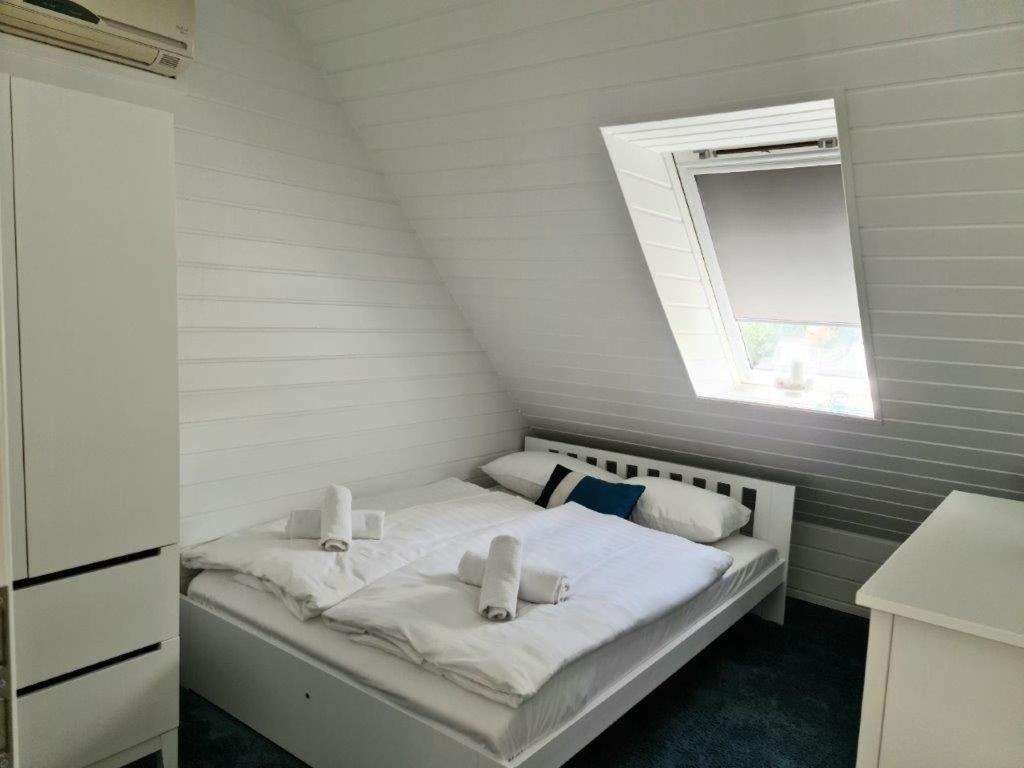 Rev Apartman 蒂豪尼 外观 照片